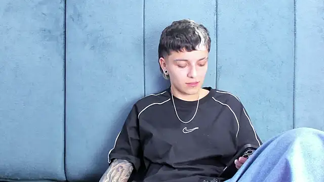 Megan_Thompson_ élő XXX-chatje