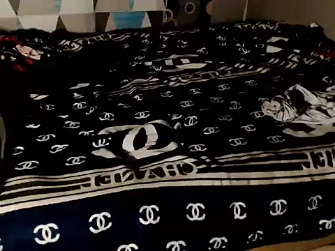 Chat +18 de Trish_CurveCock ao vivo