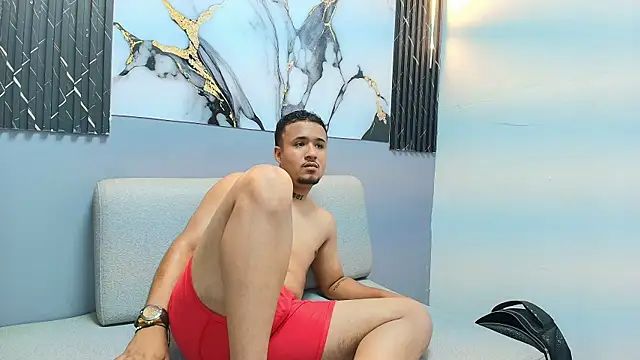XXX chat uživo modela MAICOL_TORNER
