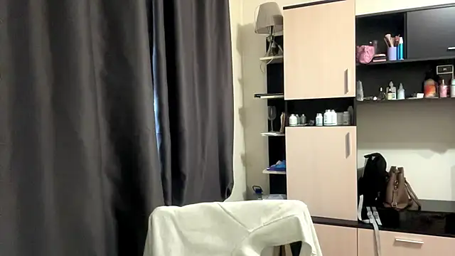 AquilineOrites' Live XXX Chat