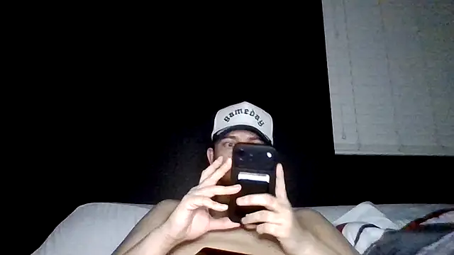 Chat XXX en directo de Mikecloudyhawk