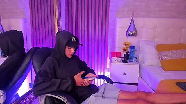 KyleeSmiith – Naživo XXX chat