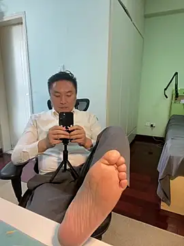 mrcake666 即時 XXX 聊天