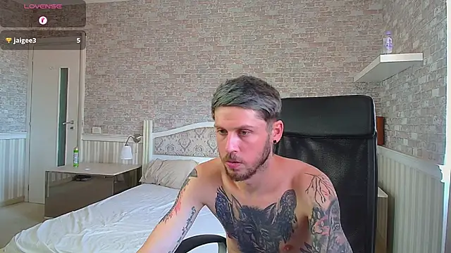 แชท XXX สดของ JonahShaw