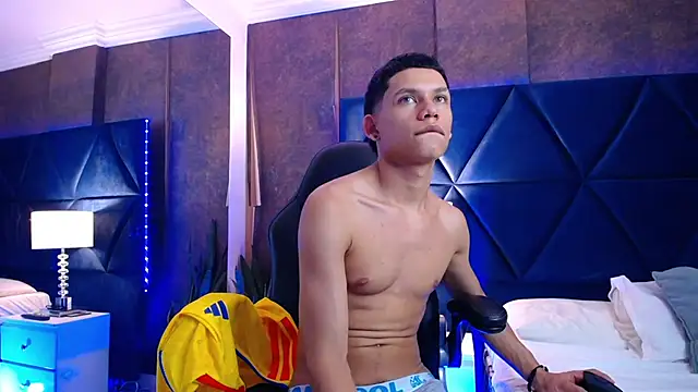 ThiagoFerrer_ XXX чат на живо