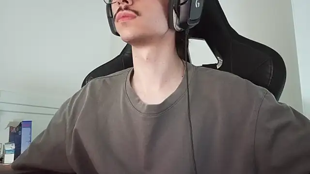 צ'אט XXX בשידור חי של gabrielNovin17cm