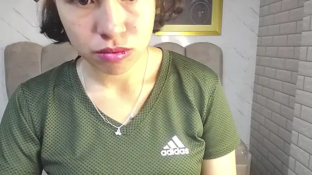 karim_v_v's Live XXX Chat