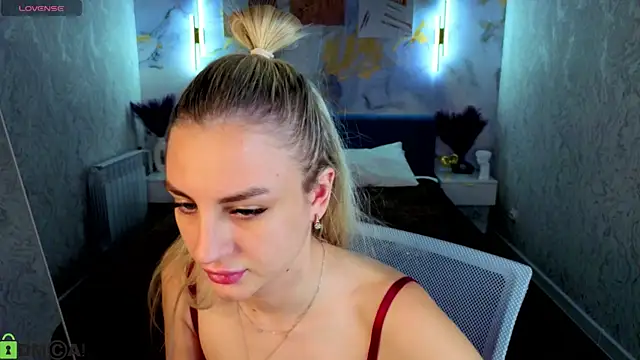 Silen_Tori's Live XXX Chat