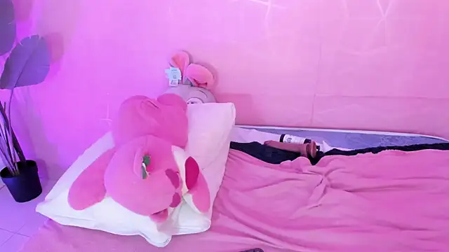 Trixiroy Chat XXX in diretta