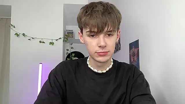 Chatroom XXX en direct de YourMilkyGuy
