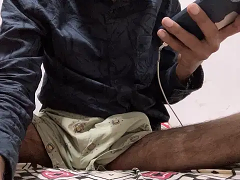 แชท XXX สดของ BBC_HORNY_GUJJU