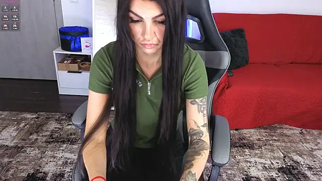 AnacondaOnn's Live XXX Chat