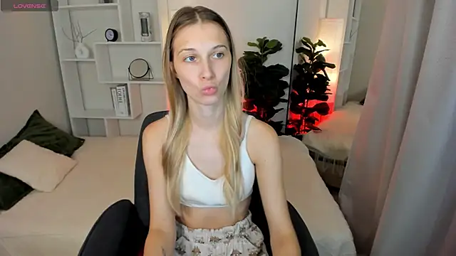 LauraPurrのライブXXXチャット