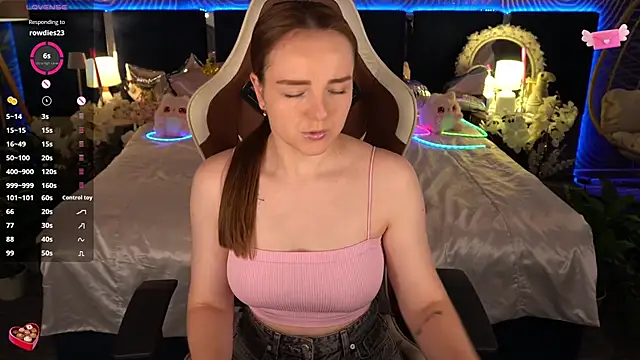 FoxyShyn Live XXX chat