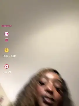 MidnightChanel 现场性爱视讯表演