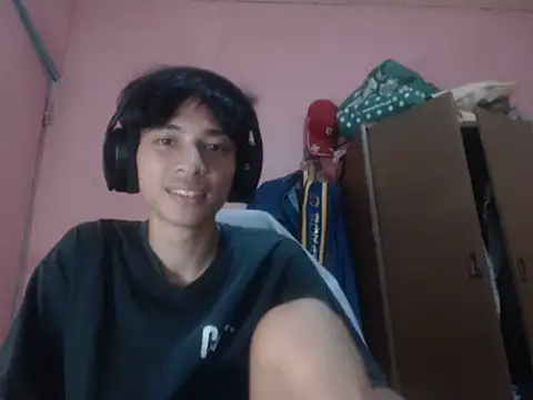 Kyoshi_19's Live XXX Chat