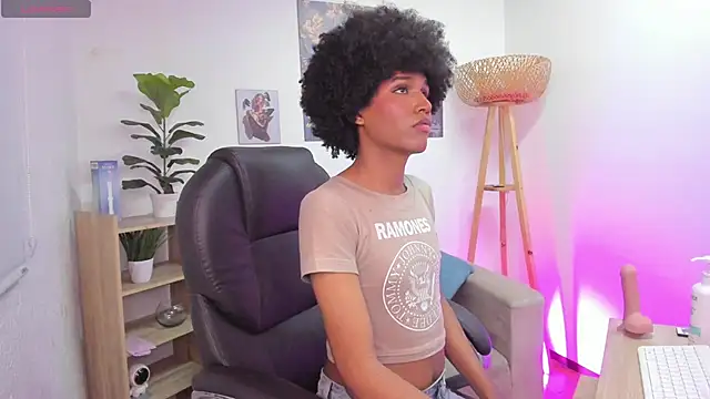 Czat XXX na żywo – NaomiSaenz_