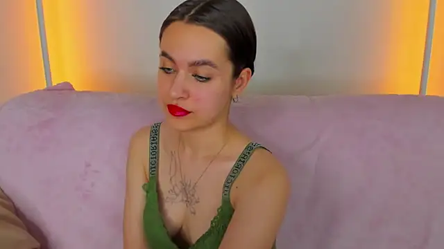Czat XXX na żywo – AishaTempt