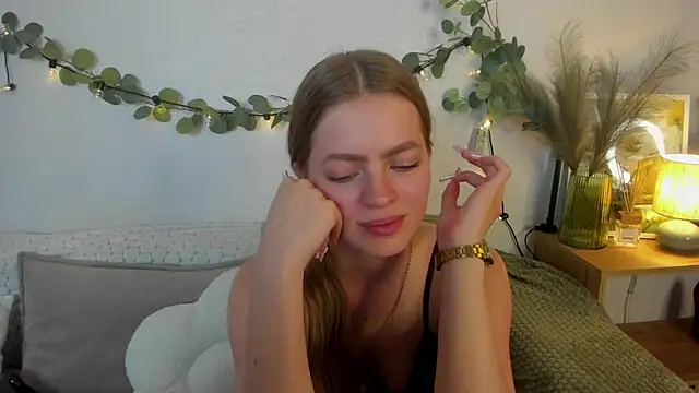 Chatroom XXX en direct de HoneyEmilly