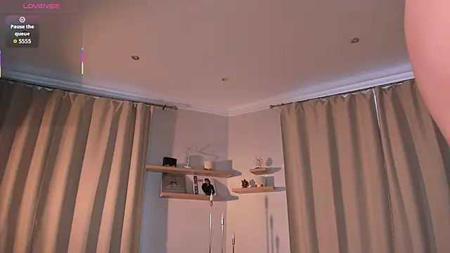 Lova_Rane Adlı Modelin Canlı XXX Sohbeti