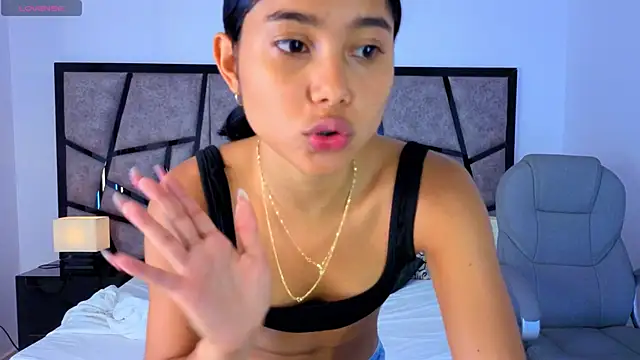 Czat XXX na żywo – Milaa_Star_