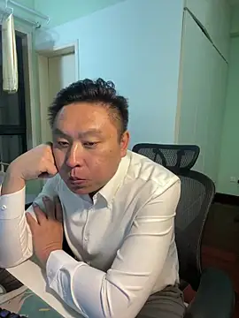 mrcake666 即時 XXX 聊天