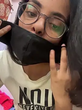 Sandhya_77 现场性爱视讯表演