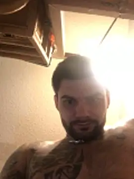 CaptHook931's Live XXX Chat