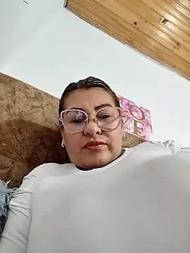 צ'אט XXX בשידור חי של AlexxiaaMat
