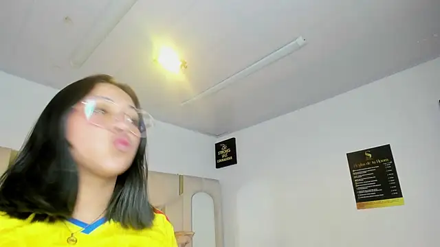 IsabellRodriguez18 – Naživo XXX chat