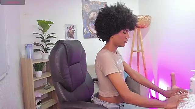 Онлайн чат XXX NaomiSaenz_