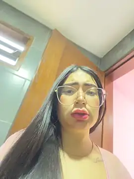 Mia_222's Live XXX Chat