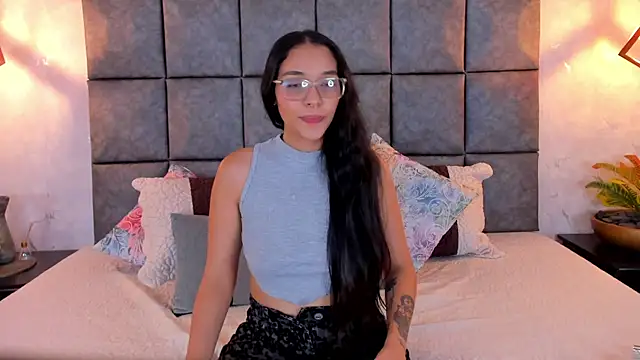 Chat +18 de Roseaurora ao vivo