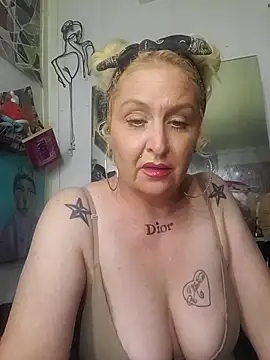 Chat +18 de NutNmyGUTdaddy ao vivo