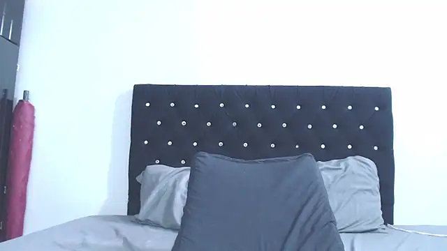 Chat +18 de isabella_dirty69 ao vivo
