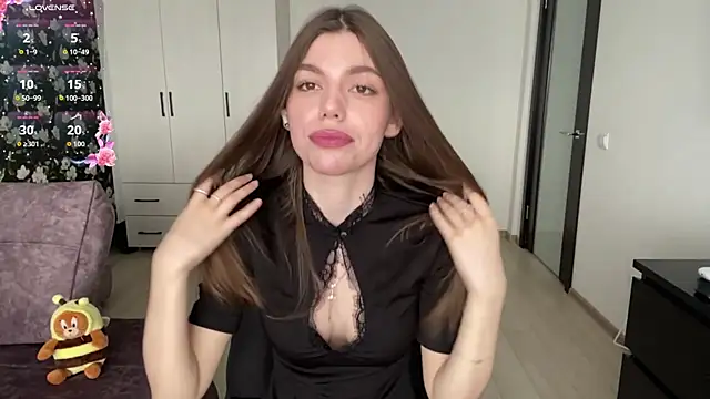 NeidaGowing XXX чат на живо