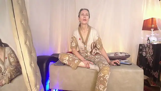 laurasofia45 Adlı Modelin Canlı XXX Sohbeti