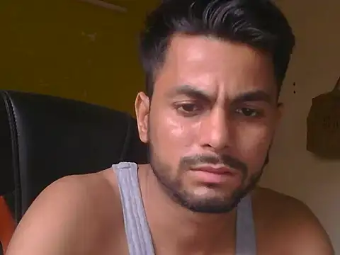 Stubborndesiboy লাইভ XXX চ্যাট