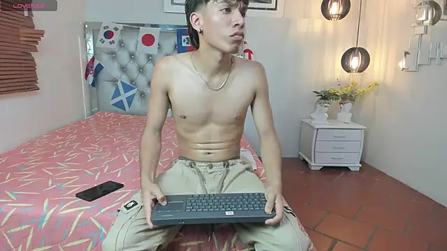 Jake_Falcon élő XXX-chatje