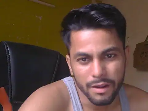 Stubborndesiboy's Live XXX Chat