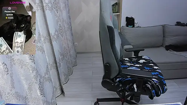 צ'אט XXX בשידור חי של MistyDark