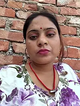 Chat +18 de Aanushaka ao vivo