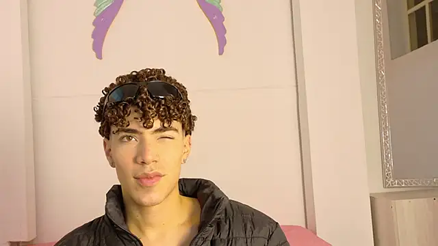 Chat +18 de Monyel_Blake ao vivo