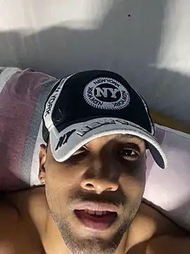 leoblazes' Live XXX Chat