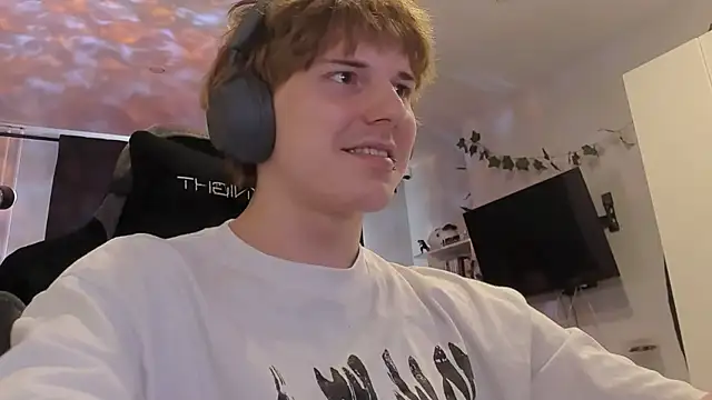 Онлайн чат XXX Benjamin_Bo