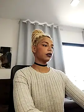 Helenoir's Live XXX Chat