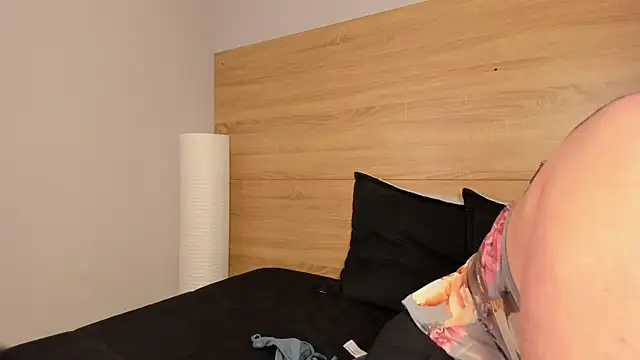 Chat +18 de madelaine_blosson ao vivo
