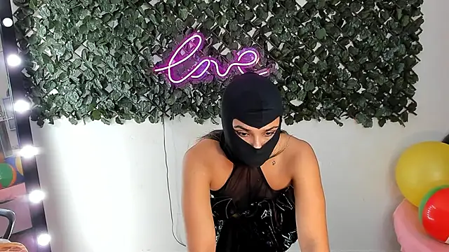 DestinyHills' Live XXX Chat