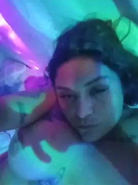 Qenci_Queen 现场性爱视讯表演