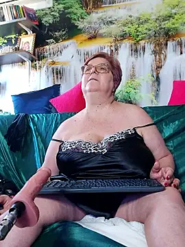 QueenPammy1 লাইভ XXX চ্যাট